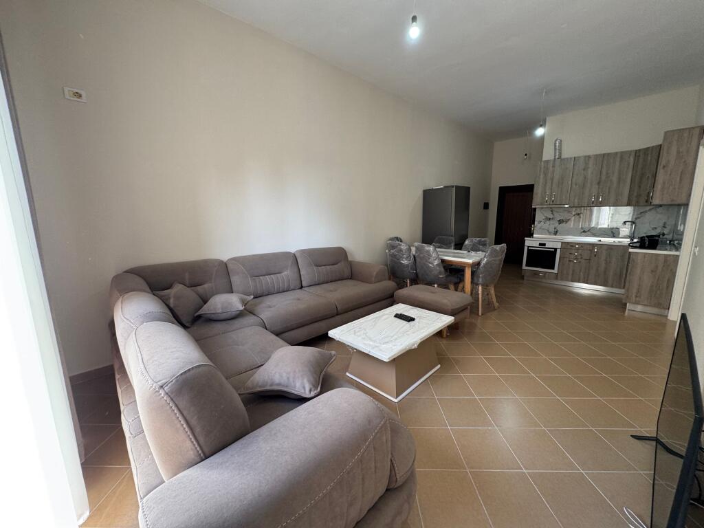 Rent 3+1 apartment in Fresk 45000 lek near Europa bakery