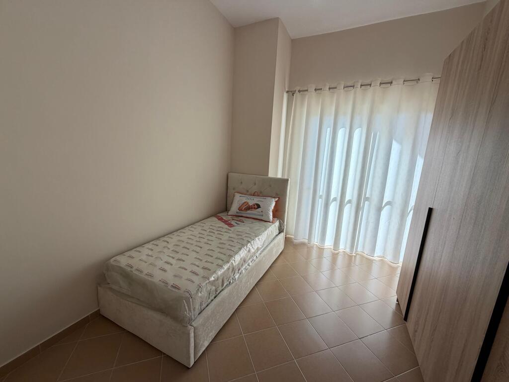 Apartment me qera 3+1 Fresk