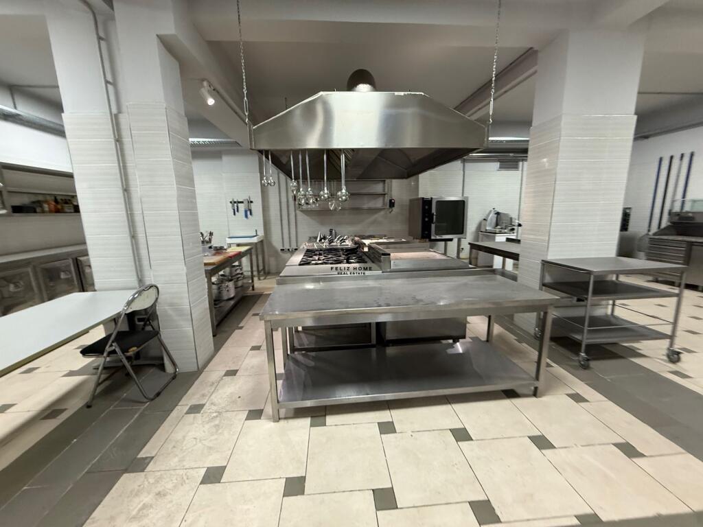SHITET AMBIENT BIZNESI 150 M2 QENDER 330.000 EURO