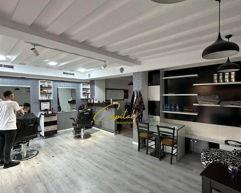 SHITET AMBIENT BIZNESI 60 M2 MYSLYM SHYRI 20.000.000 LEKE