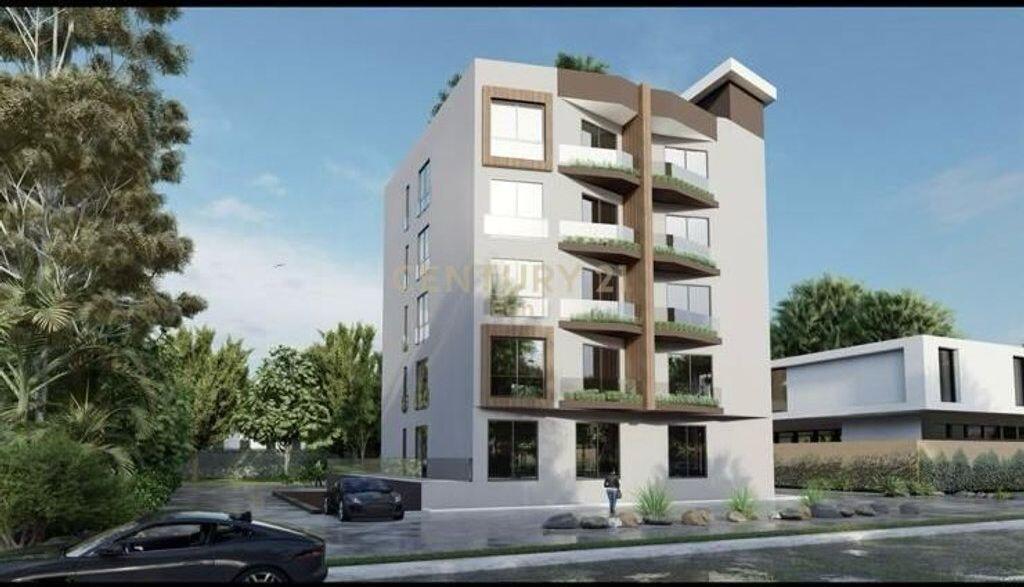 VENDESI 1+1 CON VERANDA VICINO A MALI I ROBIT