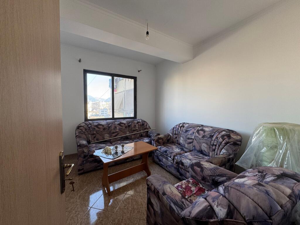 Qera apartament 2+1  Kati 4 pallat me ashensor  E mobiluar  Cmimi 60.000 leke  Prane Nela 6 ,yzberisht
