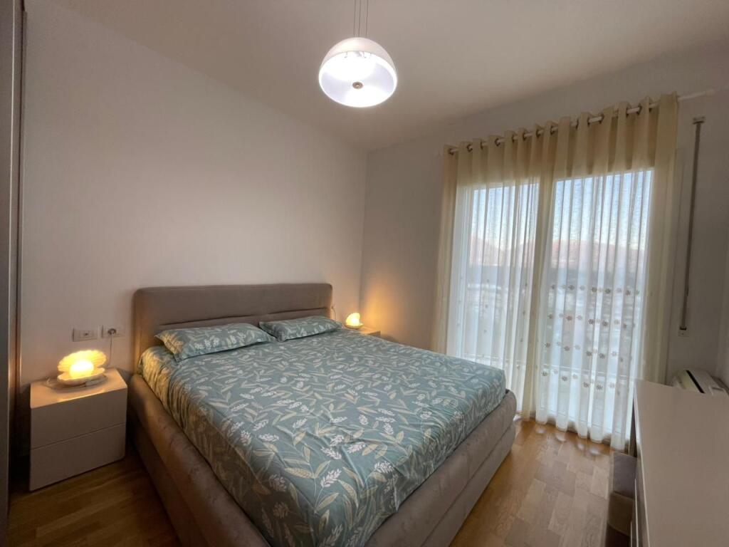 Apartament 2+1 per qira tek Kopeshti Botanik.