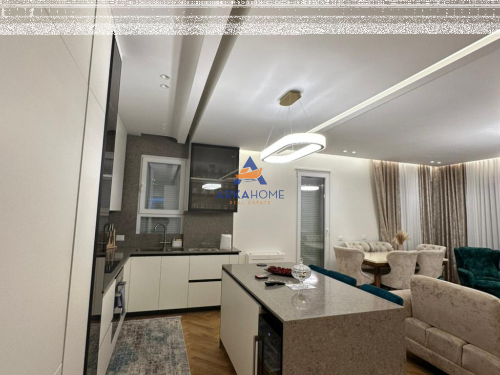 SHITET APARTAMENT 3+1+2BALLKONE+2 POSTE PARKIMI "UNIVERS CITY,QTU" 300.000 EURO