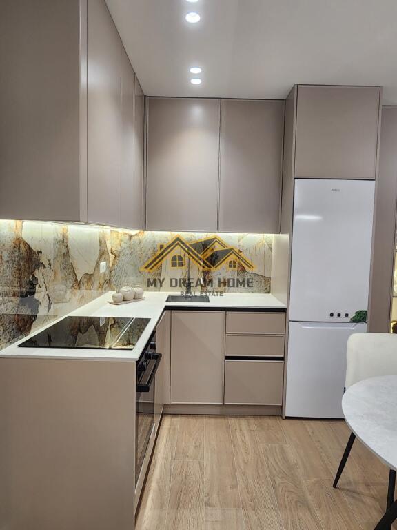 VENDESI UN SUPER APPARTAMENTO 2+1 A PLAZH ILIRIA DURRES