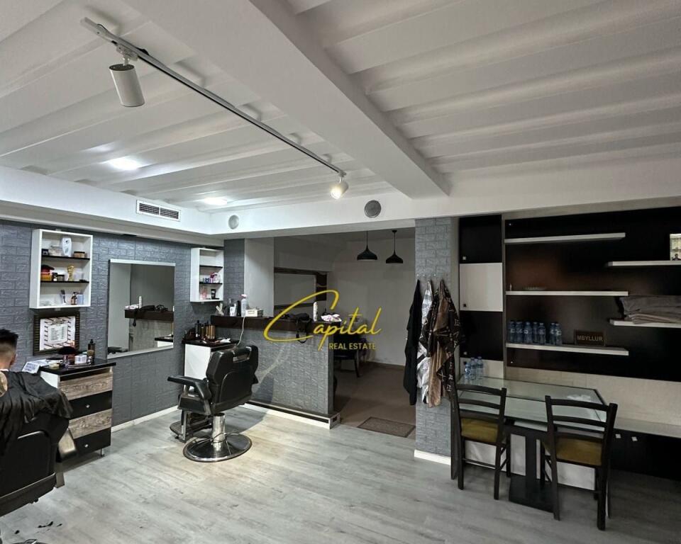 SHITET AMBIENT BIZNESI 60 M2 MYSLYM SHYRI 20.000.000 LEKE