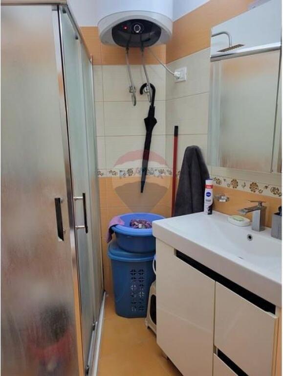 Apartament - Për Shitje - Komuna e Parisit, Tiranë