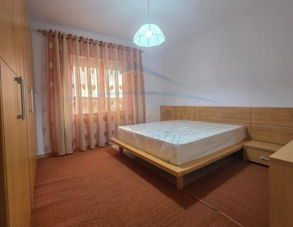 Qera, Apartament 2+1+2+2 Poste Parkimi, Xhamlliku, Tiranë.