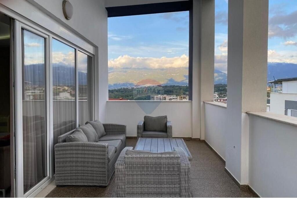 Apartment 3+1+2+for rent at the Dry Lake!