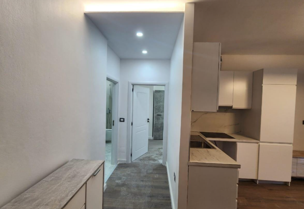 🏡 Apartament 1+1 me Verandë – Komuna e Parisit, pranë Rrethit