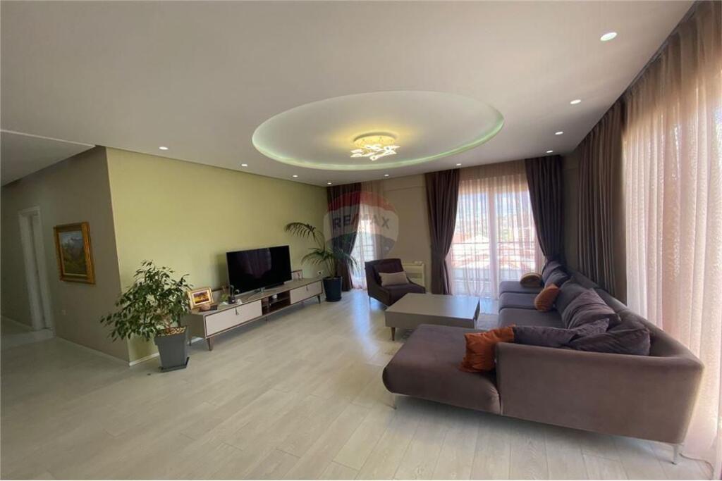 Apartment 3+1+2+for rent at the Dry Lake!