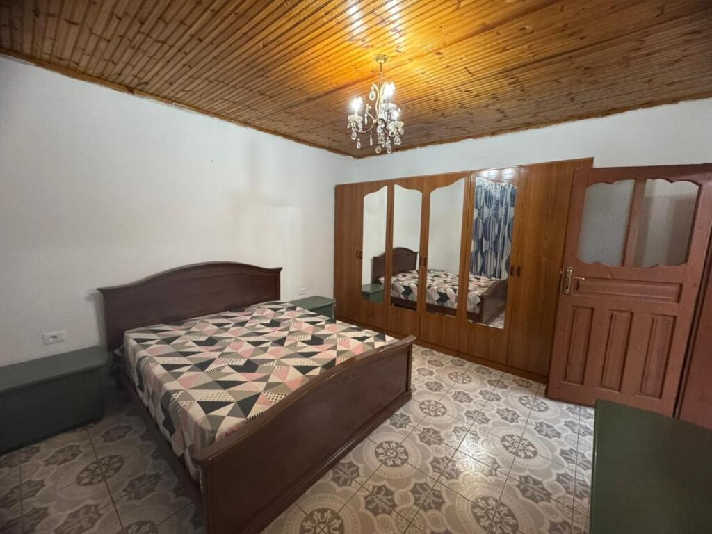 Affittasi il 2° piano di una casa privata 2+1 - Don Bosko!!!