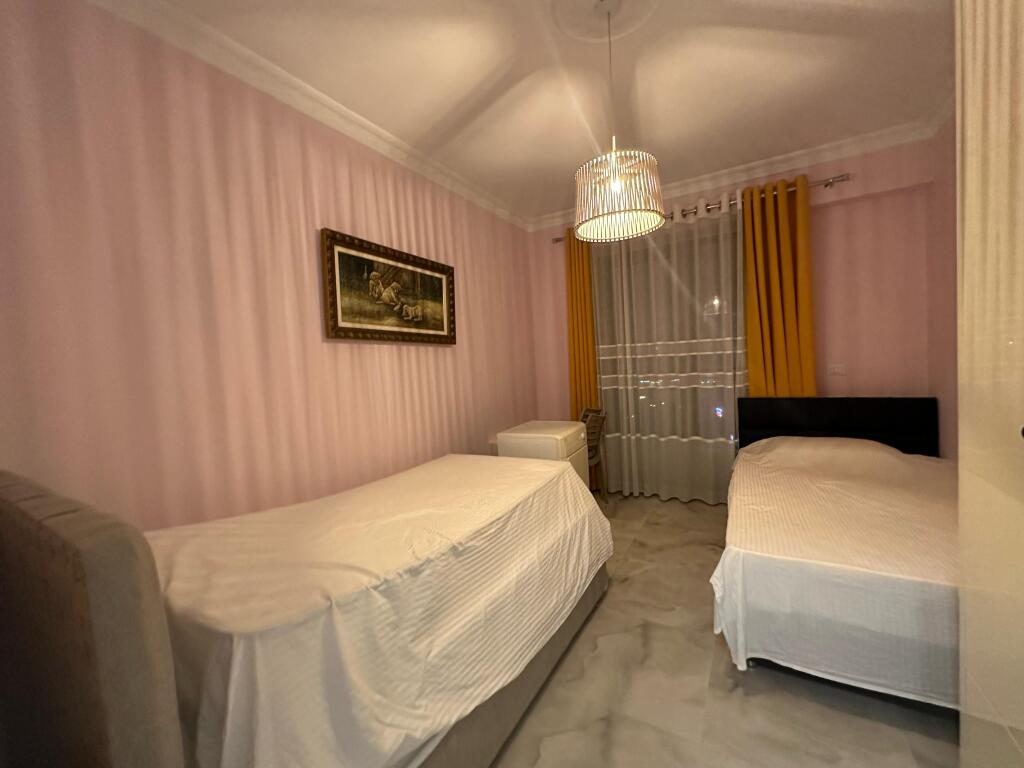 Apartament 2+1+2wc me Qera Afatgjate - Lungomare, Vlore