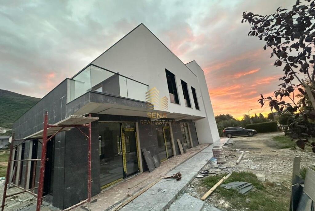 Rent, Service unit + Land, Bërzhitë – near PalmaNova Resort
