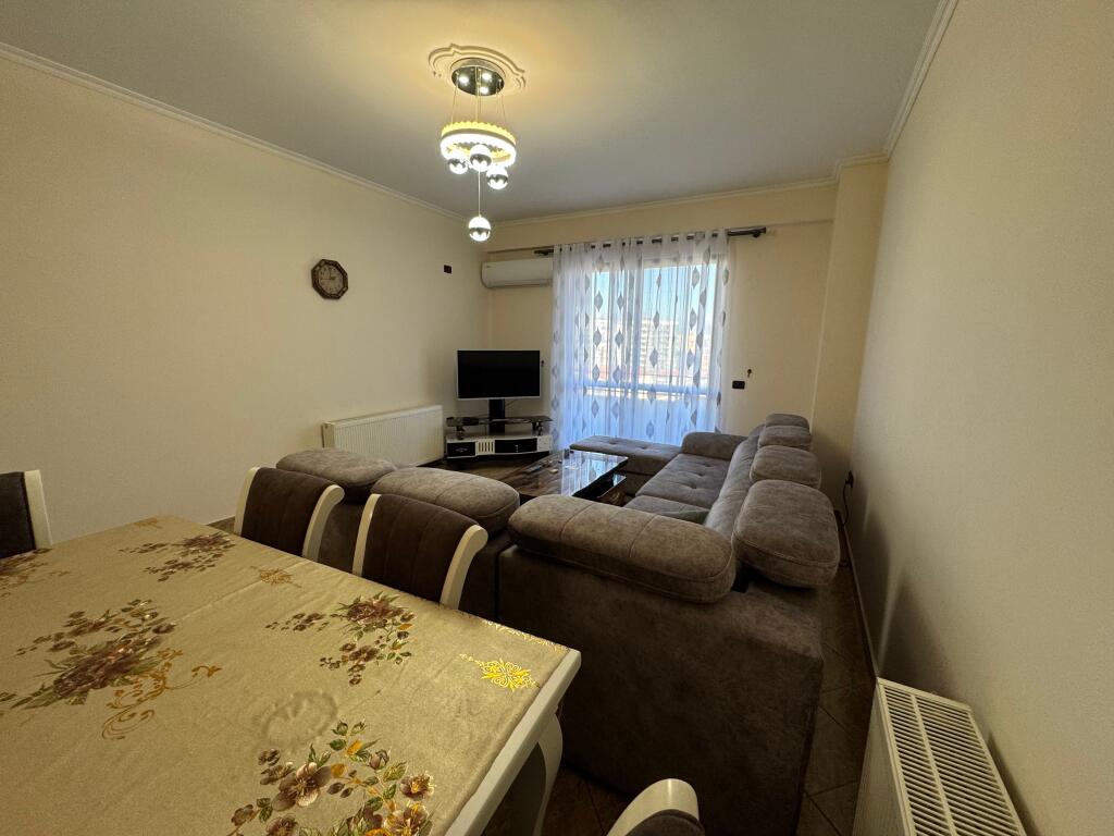 Qera apartament 2+1  Kati 4 pallat me ashensor  E mobiluar  Cmimi 60.000 leke  Prane Nela 6 ,yzberisht