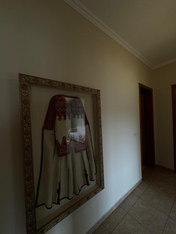 🏘️ Jepet me qira apartament 2+1+2 📍 Rruga e Elbasanit, Tiranë💶 Çmimi: 800 € neto