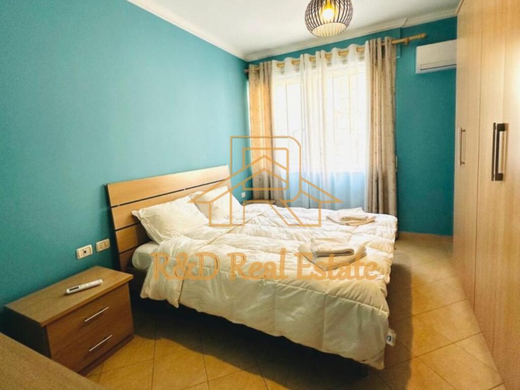 🏡 Appartamento arredato in affitto – (Viale Zogu I)📍 Adiacente al liceo Sinan Tafaj