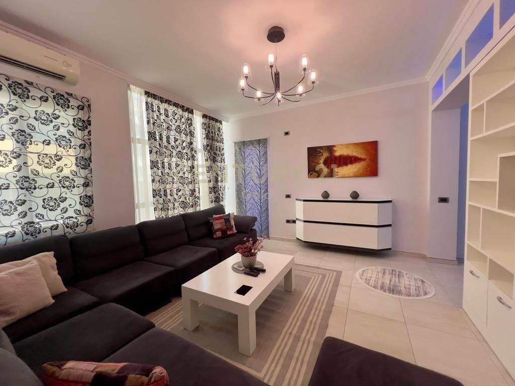 Japim me qira apartament 2+1+2 – prane mbikalimit te Kristal Center!