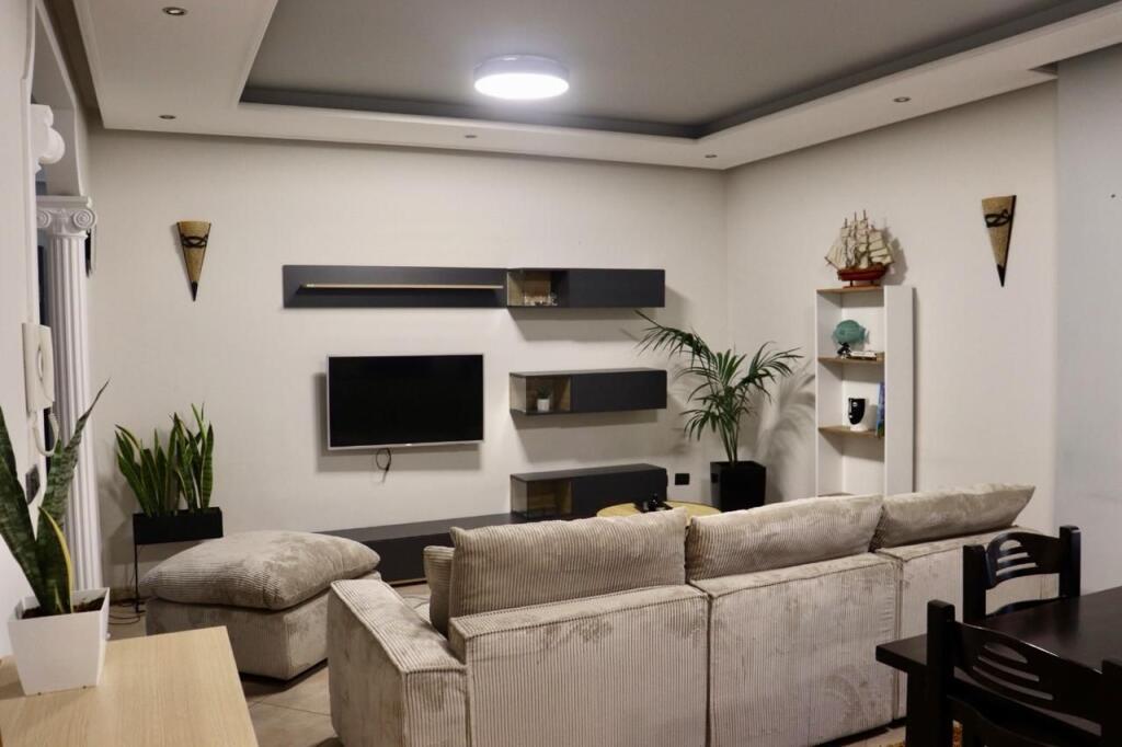 Apartament 3+1+2 per qira ne Xhamllik