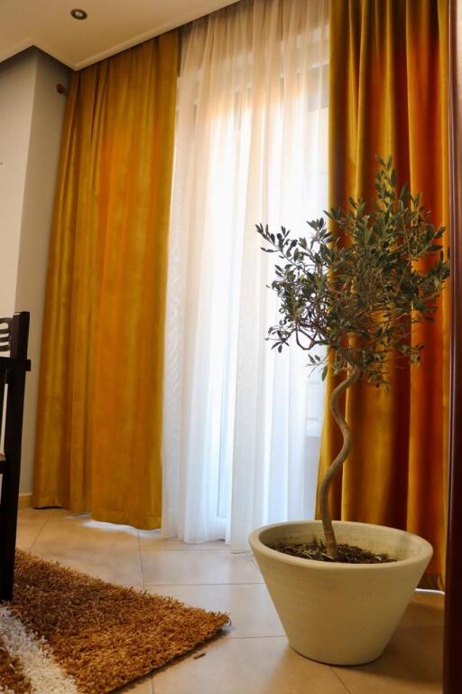 Apartament 3+1+2 per qira ne Xhamllik