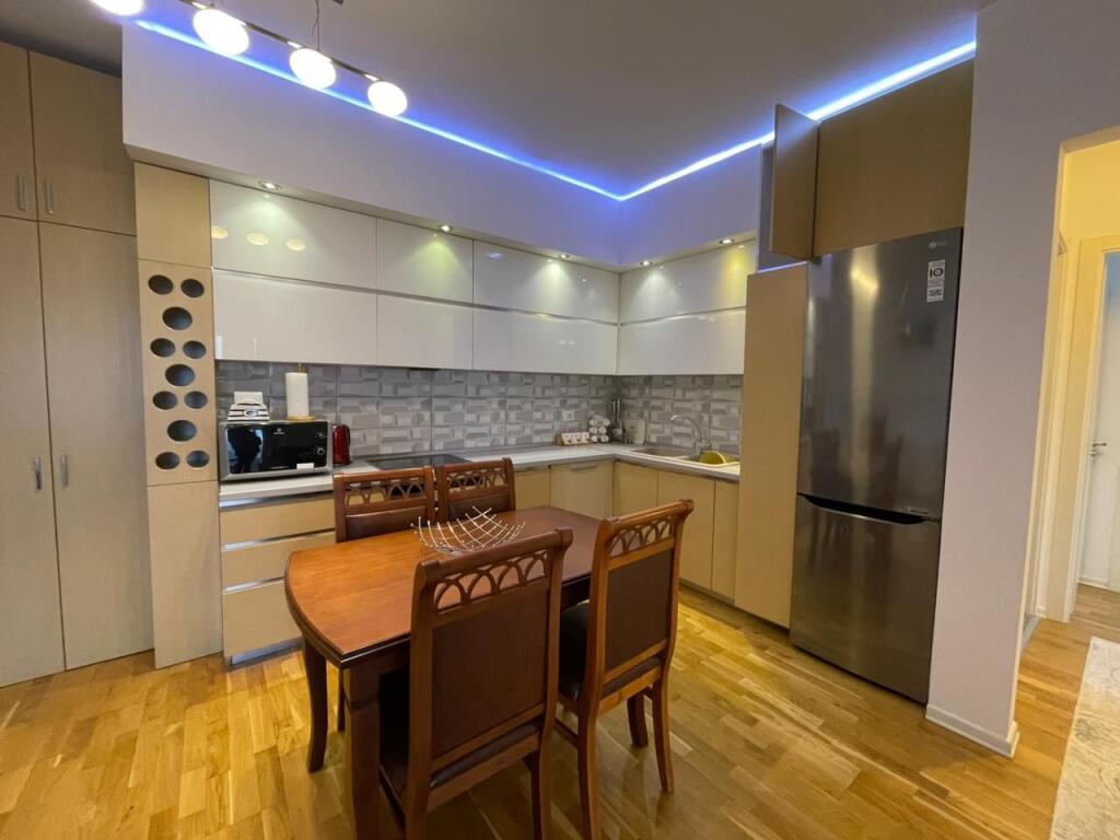 Apartament 2+1 per qira tek Kopeshti Botanik.