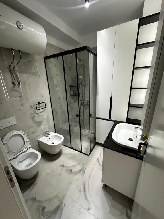 Apartament 2+1+2 me parkim per qira te Kopeshti Botanik