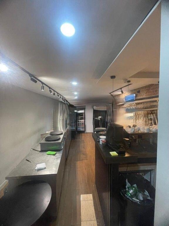 VENDIAMO ATTIVITÀ BAR, FAST-FOOD/ CREPERIA VICINO ALL'INCROCIO DI VASIL SHANTO !! 8.500 €