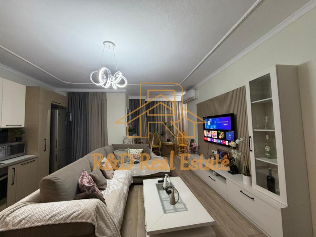 🏡 Appartamento 3+1 + balcone in affitto – Viale Bajram Curri