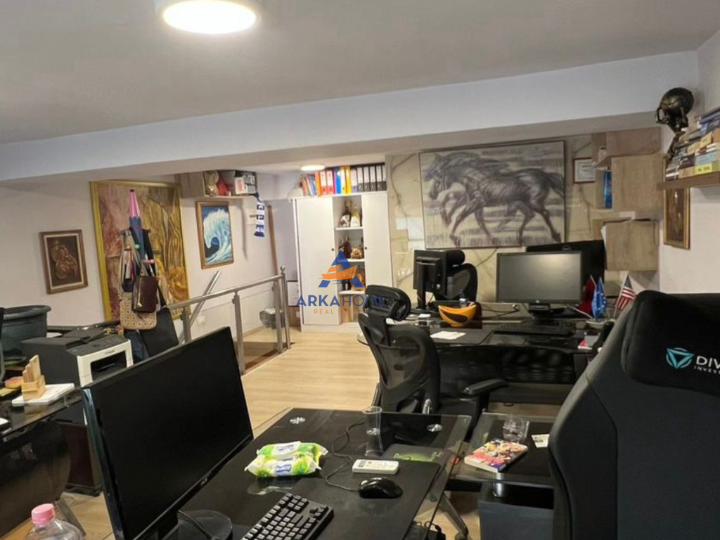 UFFICIO IN AFFITTO IN VIA SULEJMAN DELVINA 800 EURO