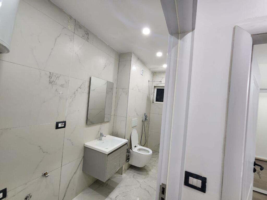 🏡 Shitet apartament 1+1+Verande te Komuna e Parisit