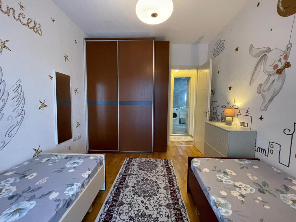 Apartament 2+1 per qira tek Kopeshti Botanik.