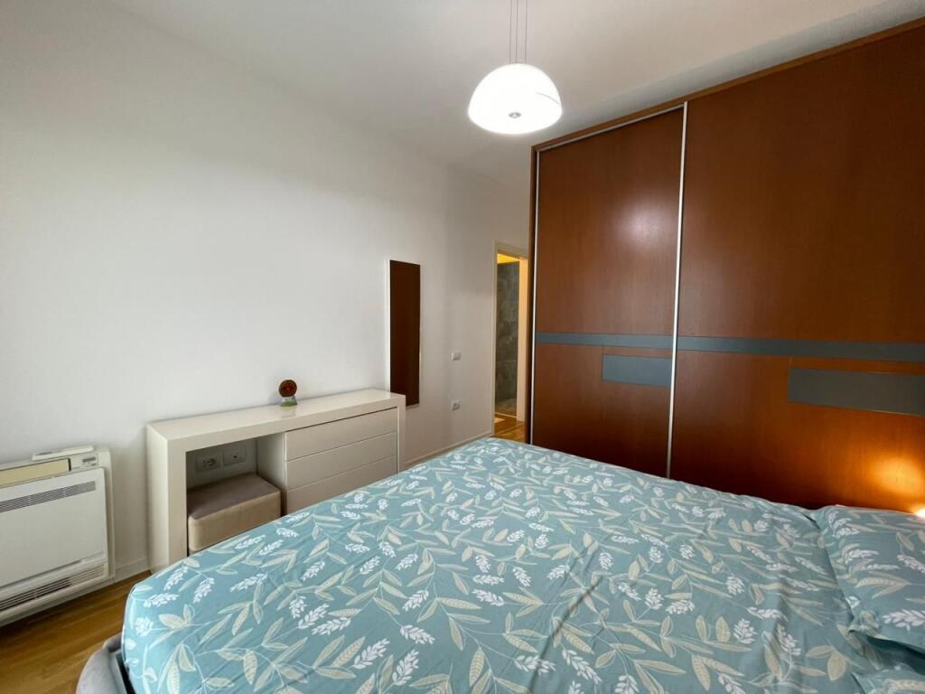 Apartament 2+1 per qira tek Kopeshti Botanik.