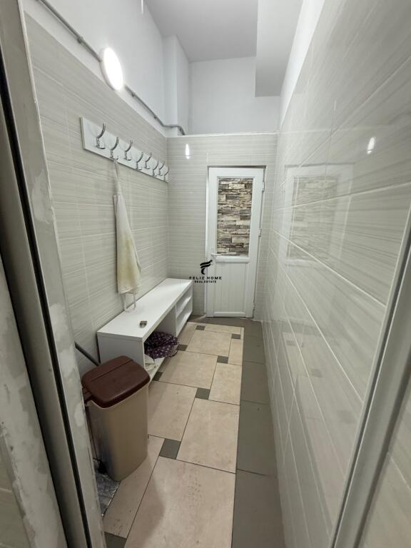 SHITET AMBIENT BIZNESI 150 M2 QENDER 330.000 EURO