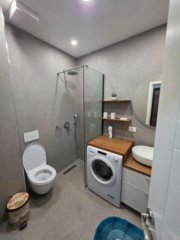 🏘️ Appartamento 2+1 in affitto 📍 Giardino Botanico, Tirana💶 Prezzo: 900 € / mese