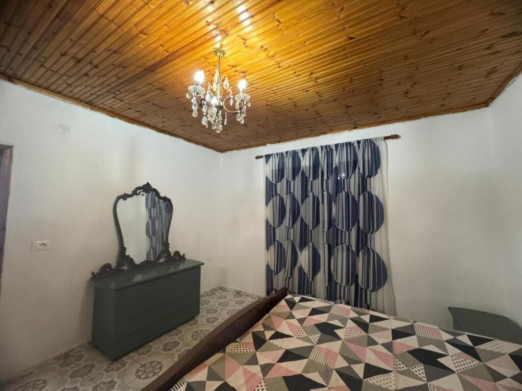 Affittasi il 2° piano di una casa privata 2+1 - Don Bosko!!!