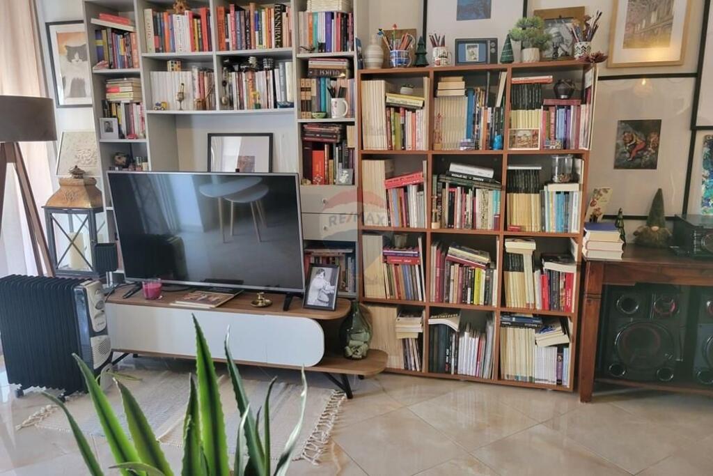 Apartament - Për Shitje - Komuna e Parisit, Tiranë