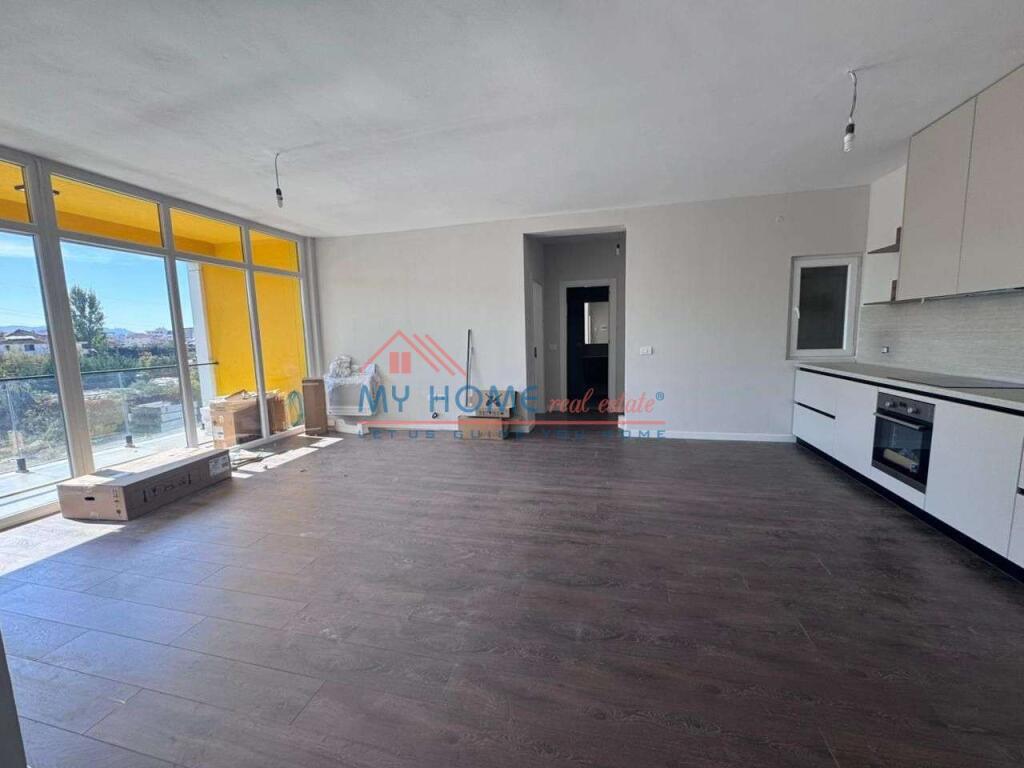 Zyre me qera tek Bulevardi i Ri Tirane