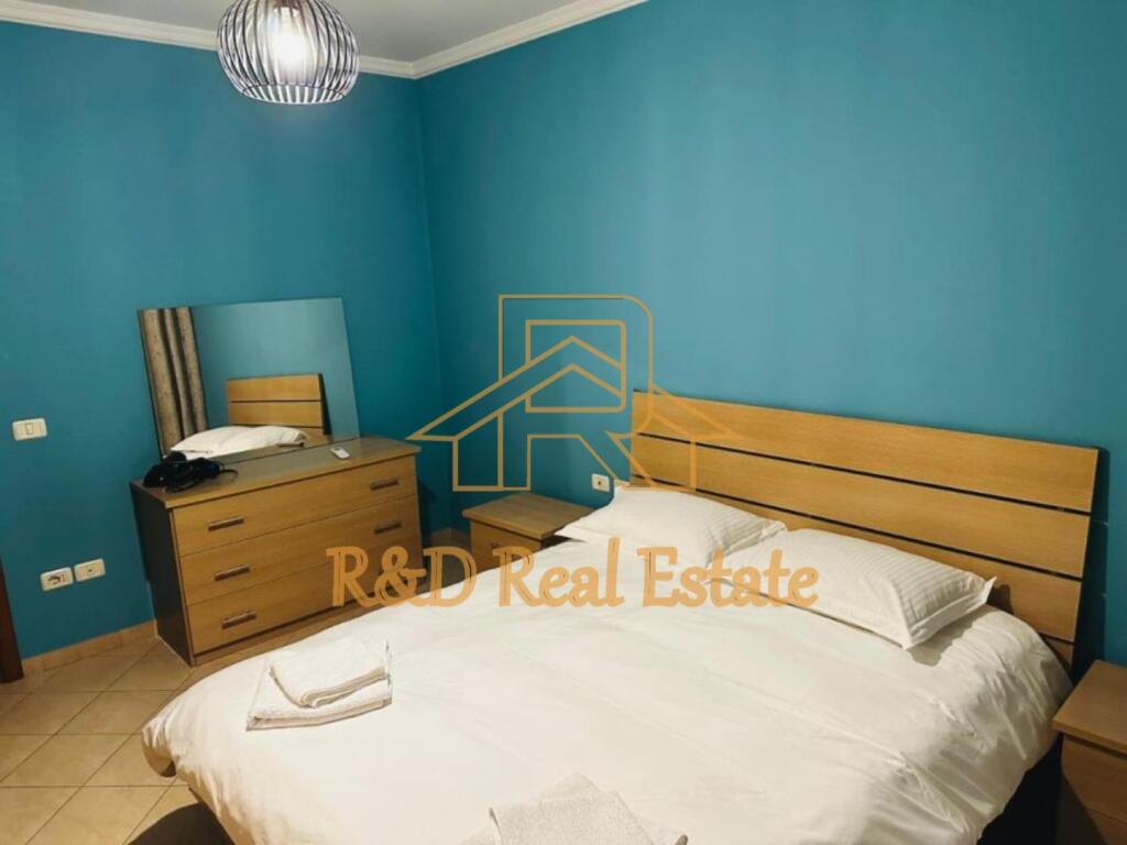 🏡 Appartamento arredato in affitto – (Viale Zogu I)📍 Adiacente al liceo Sinan Tafaj