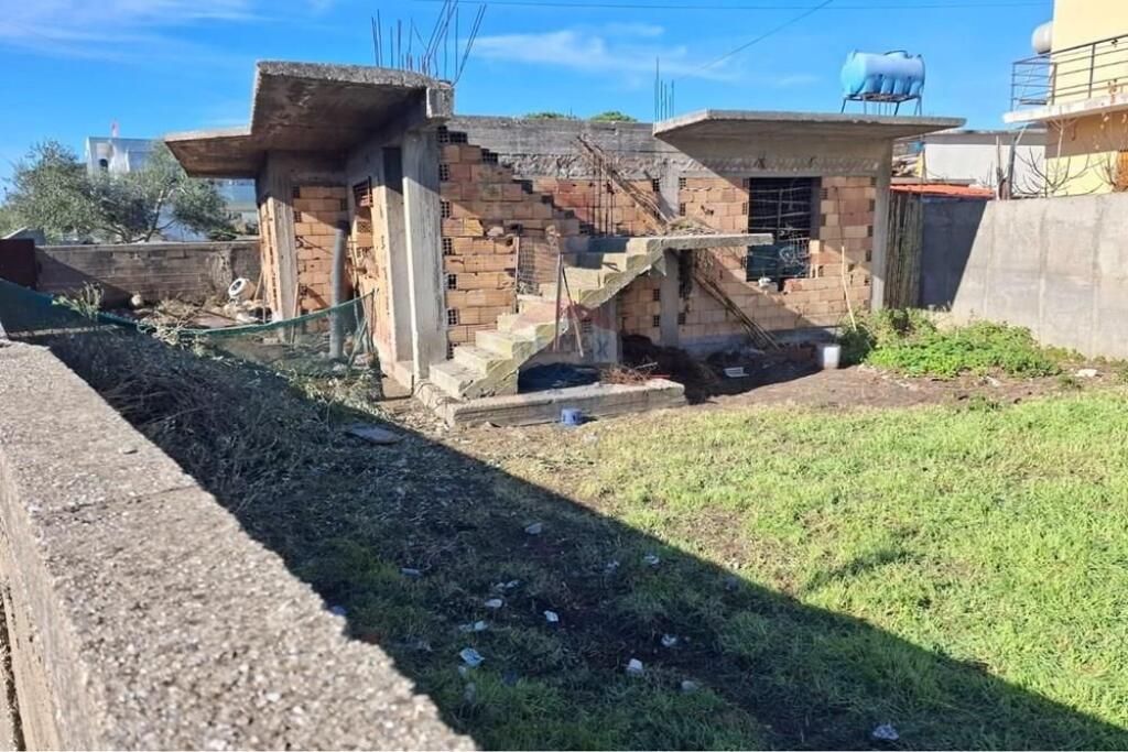 🏡 Shtëpi Private për Shitje – Rruga Mis Durhan, Vlorë´