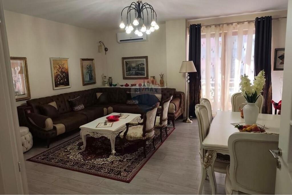Apartment 2+1+2 for sale at Zogu i I Boulevard