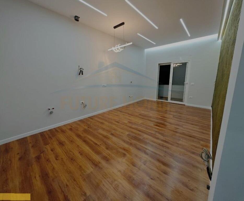 In vendita, Appartamento 2+1+2+2, Viale Principale, Durazzo