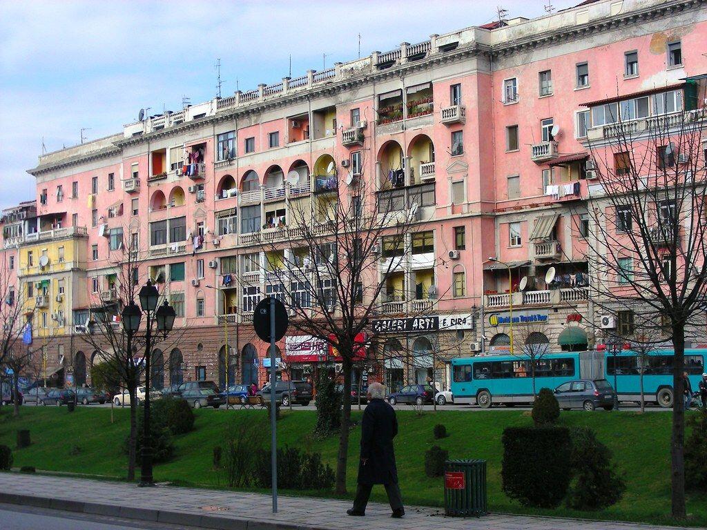 VENDITA AMBIENTE COMMERCIALE A BLLOK, FRONTE STRADA