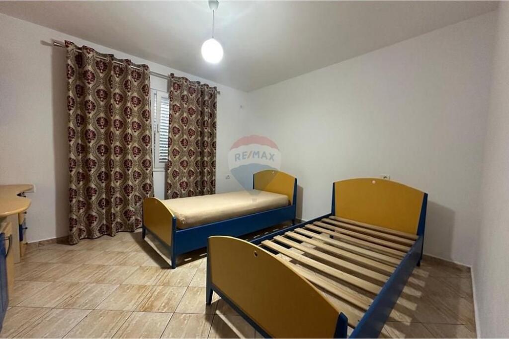 Affittasi il primo piano della villa