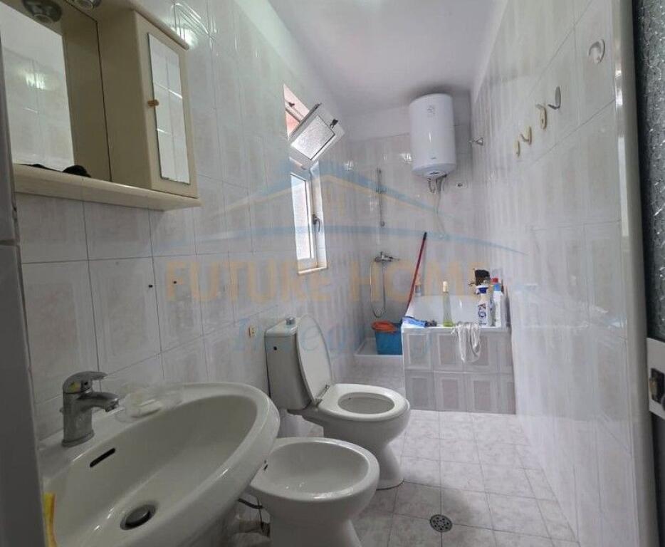 Qera, Apartament 2+1+2+2 Poste Parkimi, Xhamlliku, Tiranë.