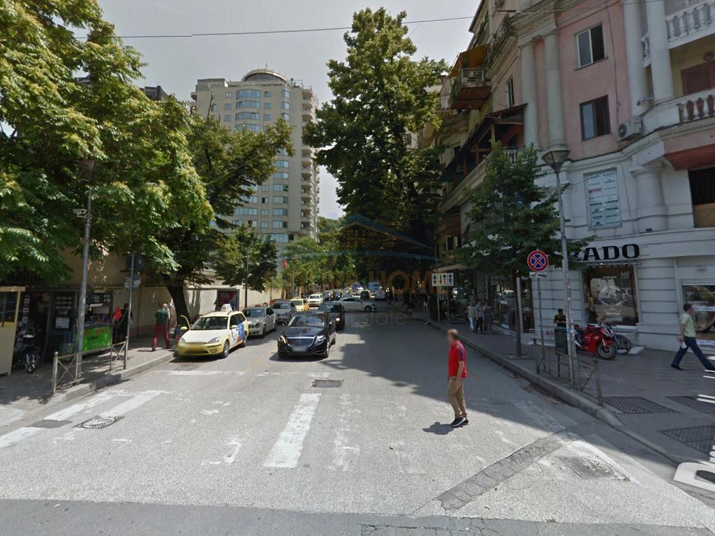 VENDITA AMBIENTE COMMERCIALE A BLLOK, FRONTE STRADA