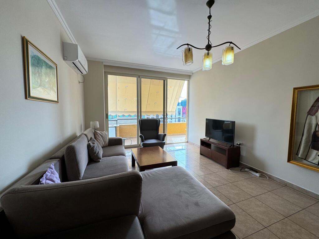 Qera apartament 2+1+2 tek rruga e elbasanit  Kati 6 pallat me 2 Ashensore  Cmimi 800€ neto  Siperfaqe 102 m2 Kusht kontraten noteriale