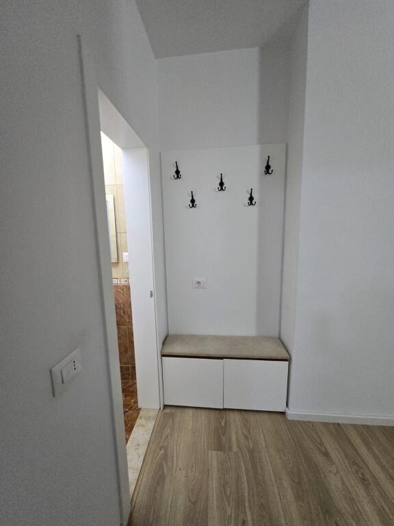 Apartment 1+1, Astir!