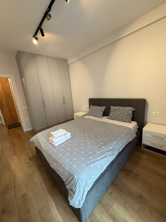 APARTAMENT PER SHITJE FARMACIA 10