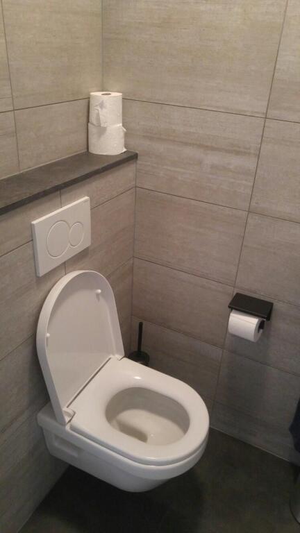 NEGOZIO IN VENDITA 64 M2 MYSLYM SHYRI 670.000.000 LEKE