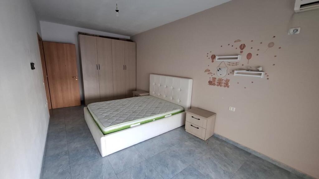 1+1,i mobiluar me verande,liqeni i thate,500 euro